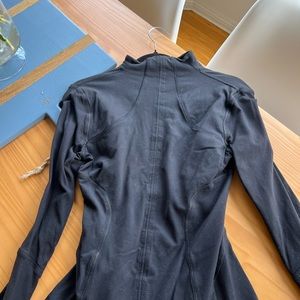 Black lulu lemon jacket